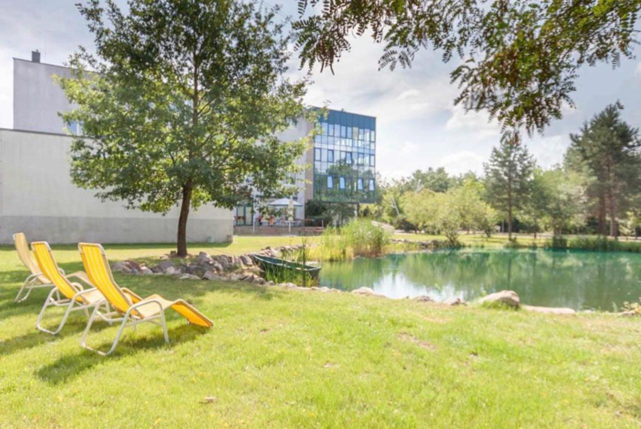 Parkhotel Viktoria Velten Exteriör bild